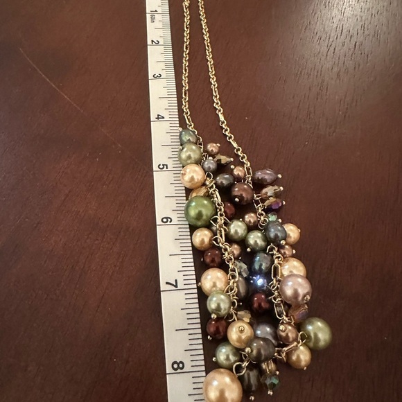 PREMIER DESIGNS Multicolor Dangling Pearl Necklace. 16”L 3”L Extension - Picture 2 of 6